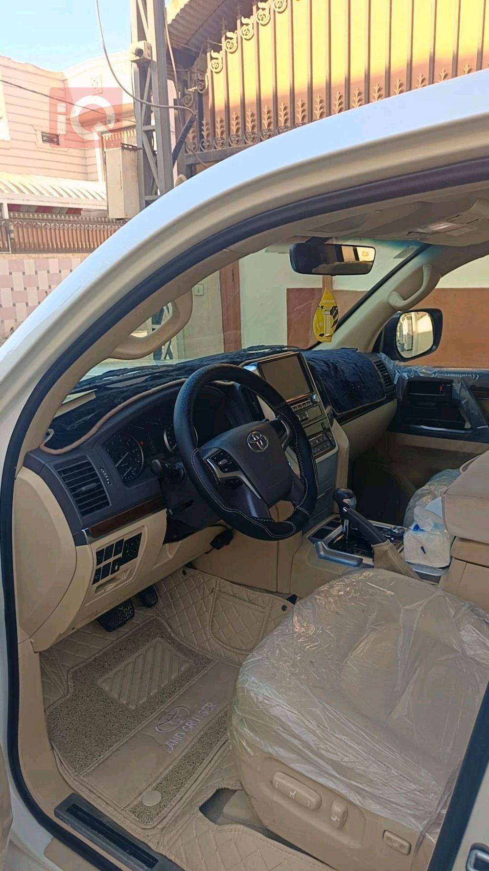 تويوتا لاندكروزر